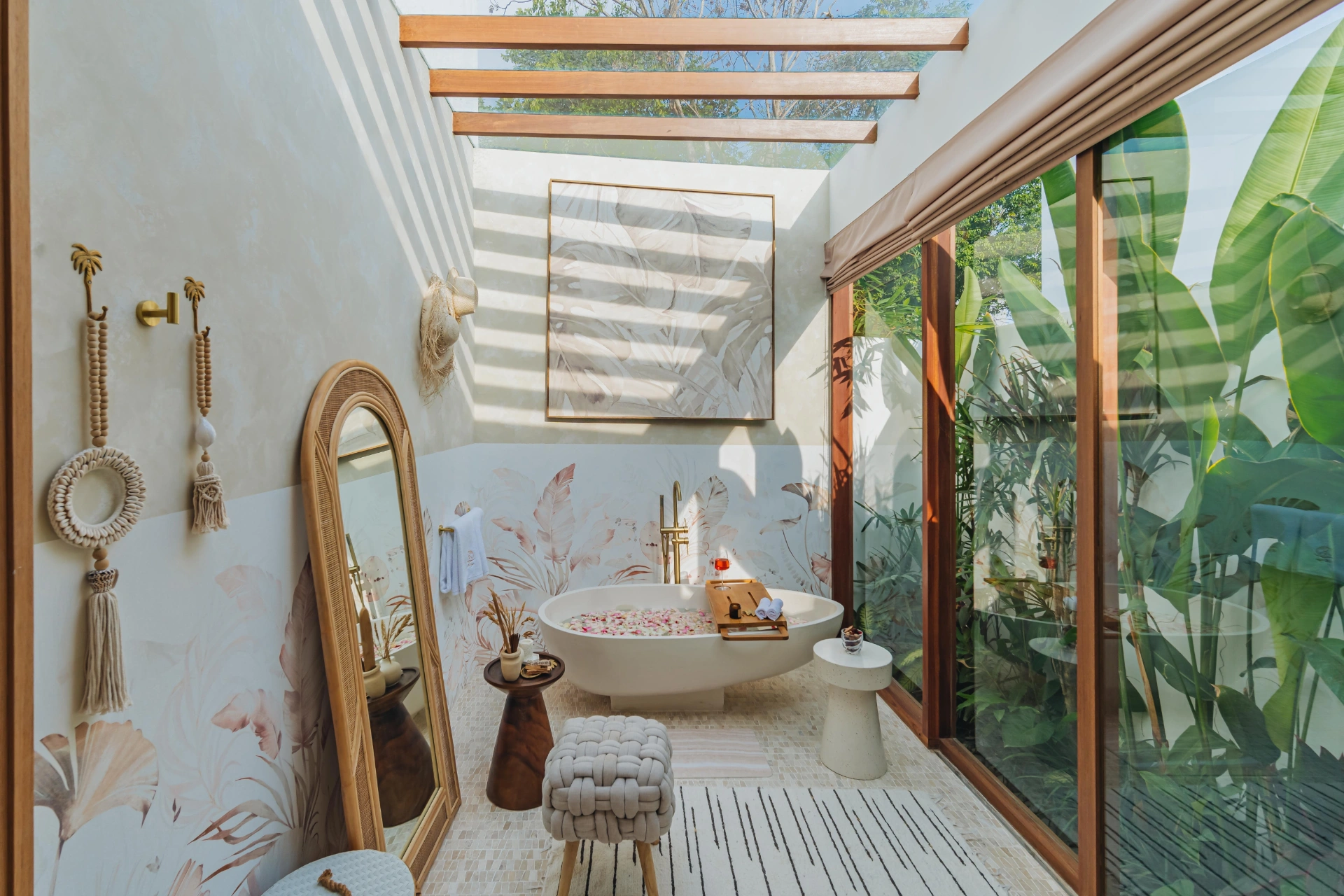Private Pool Oasis • 5 Min Walk to Beach • Heart of Canggu, 1-bed villa for rent in Canggu – photo 6 of 15