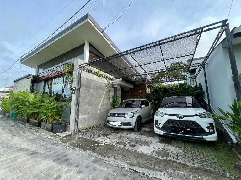 Contemporary Tropical Family Home | Kerobokan, 3-bed villa for rent in Seminyak – photo 3 of 15