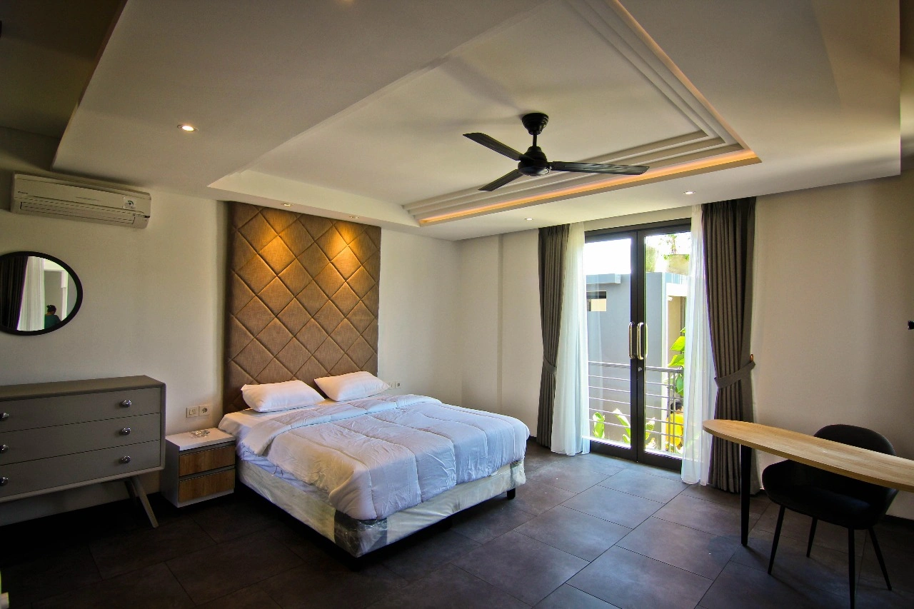 SEA BREEZE APARTMENT - UNIT 4 (Modern 1BR Studio Berawa • Near Beach & Finns), 1-bed villa for rent in Canggu – photo 2 of 10