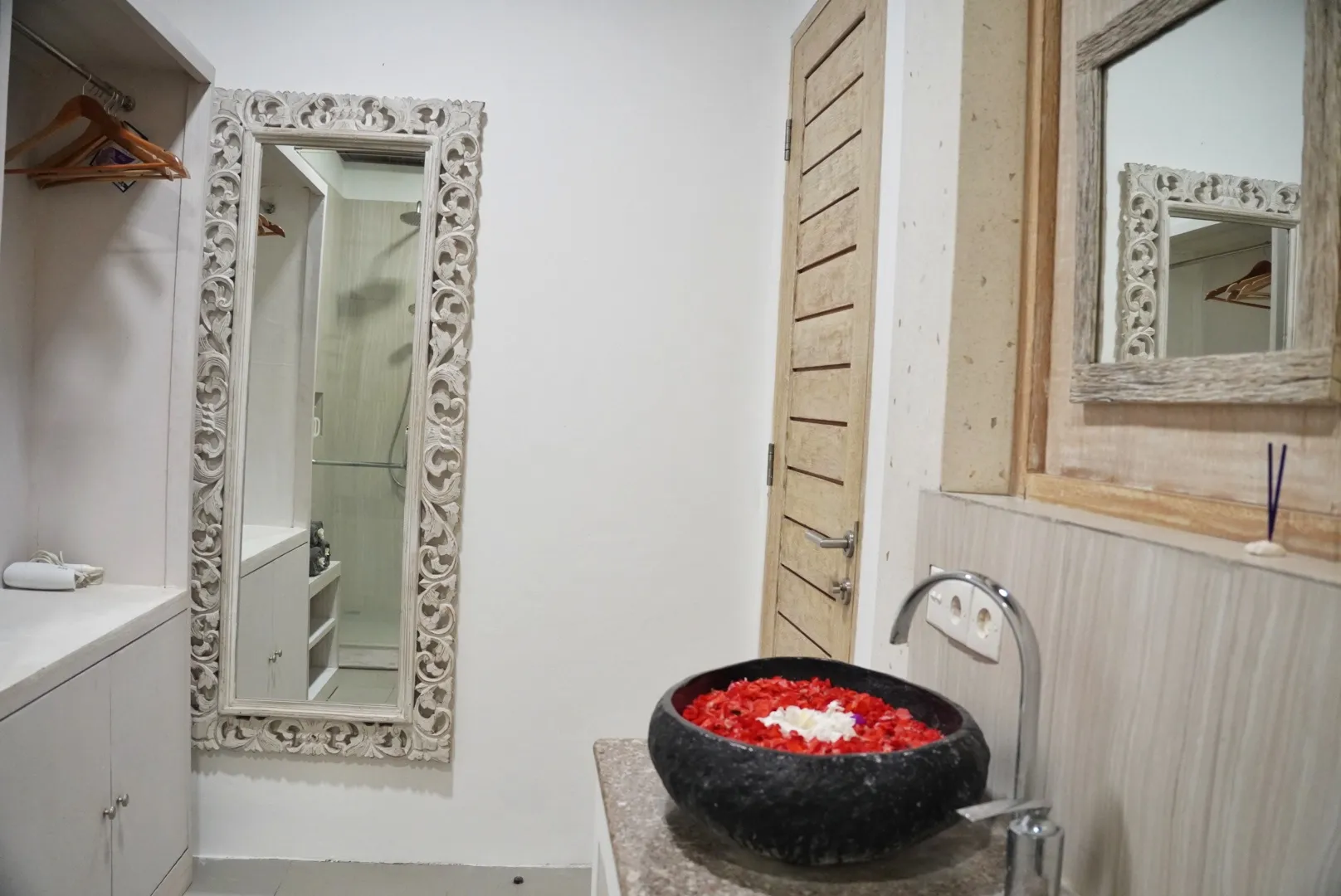 Villa For Rent 3 Bed In Seminyak,Badung Bali, 3-bed villa for rent in Seminyak – photo 11 of 15