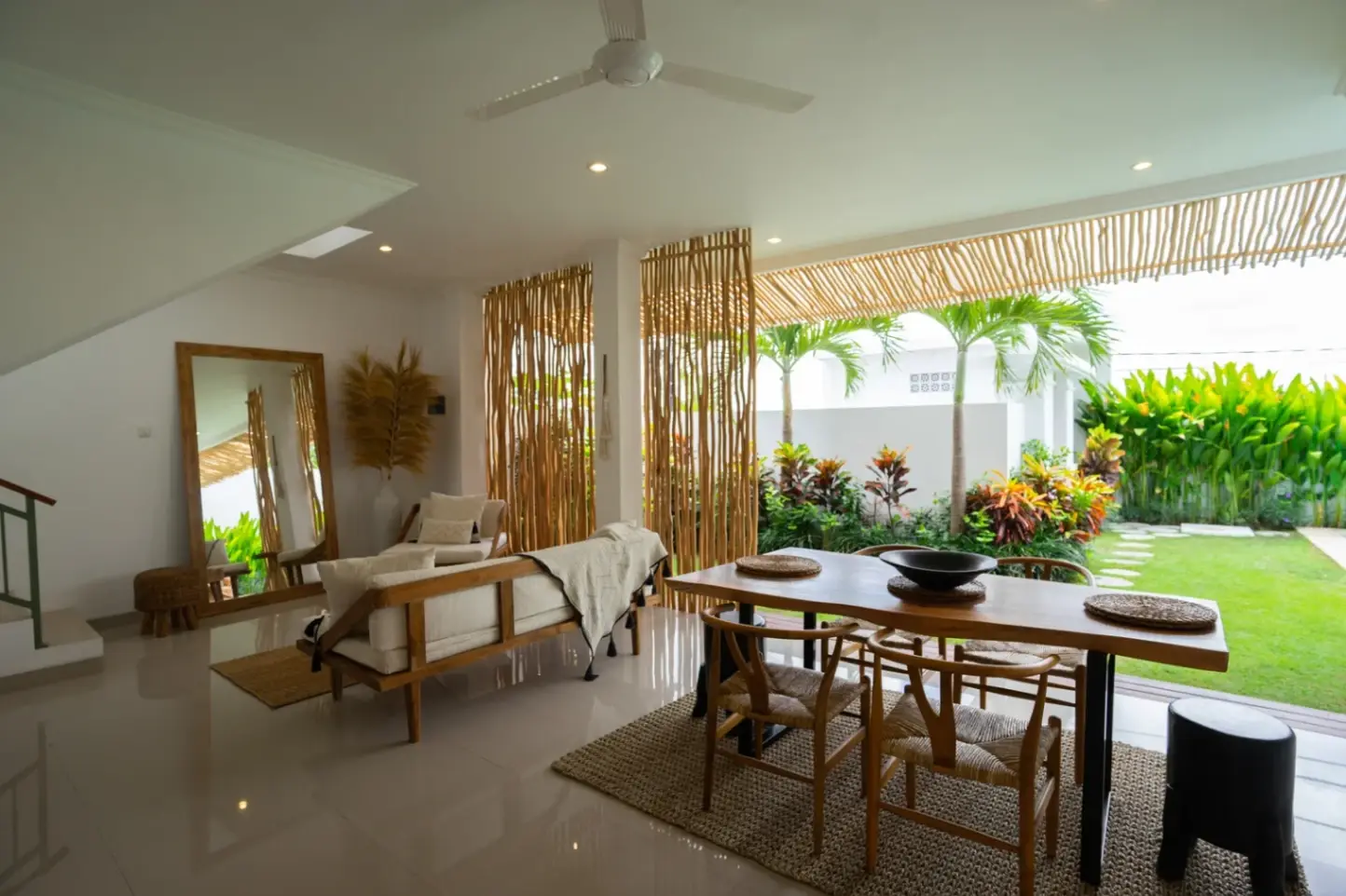3 Bedroom Villa Monthly Rent in Kerobokan, 3-bed villa for rent in North Bali – photo 11 of 15