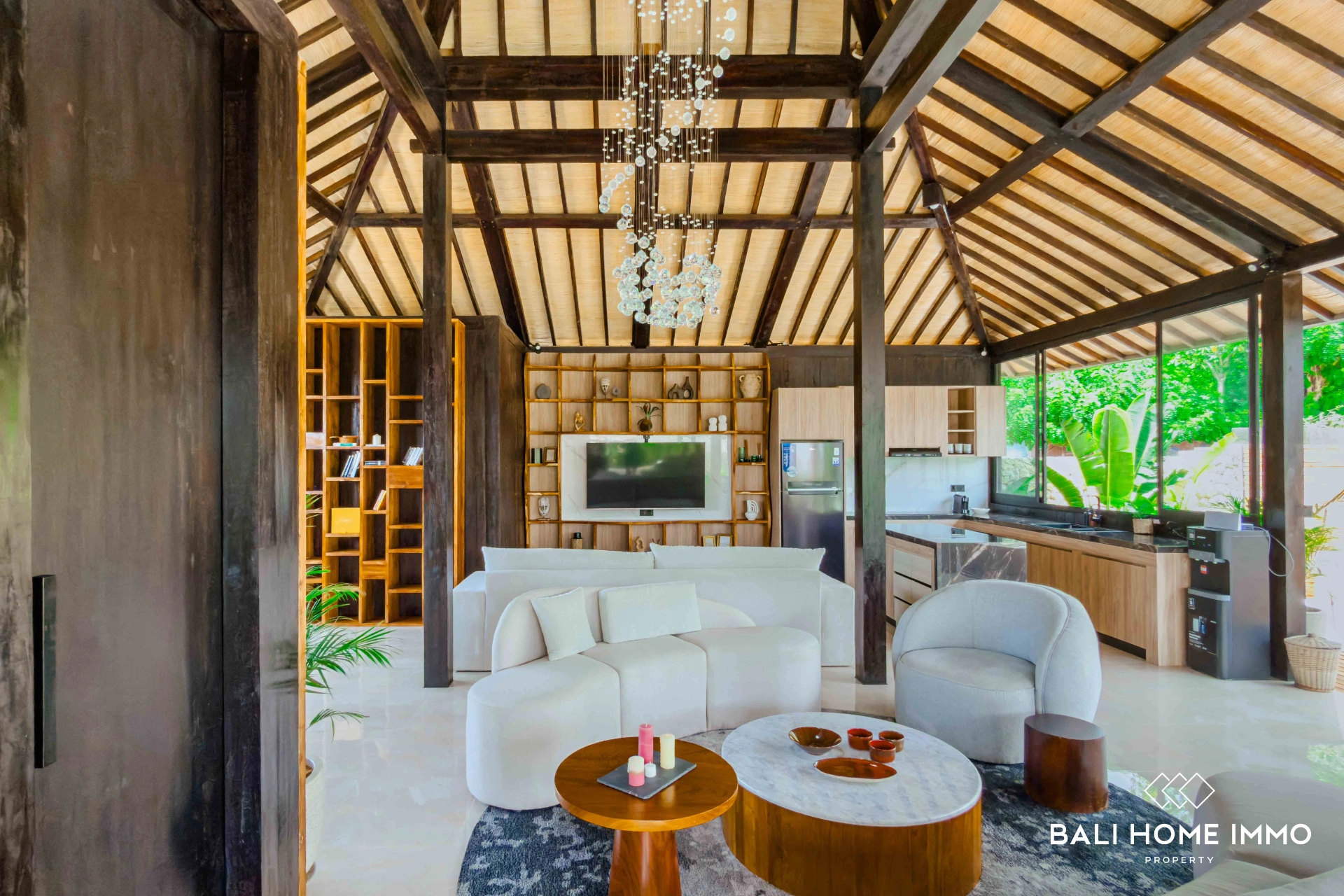 3 Bedrooms Traditional Balinese Villa for Rent & Sale in Pandawa, 3-bed villa for rent in Uluwatu – photo 6 of 15