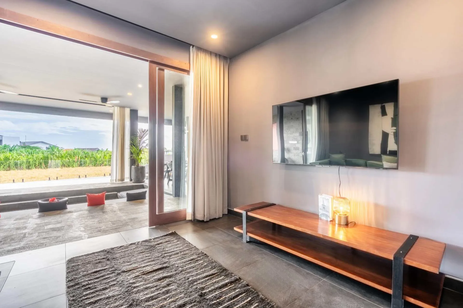 Villa Abu-Abu in Tumbak Bayu, 5-bed villa for rent in Pererenan – photo 9 of 15