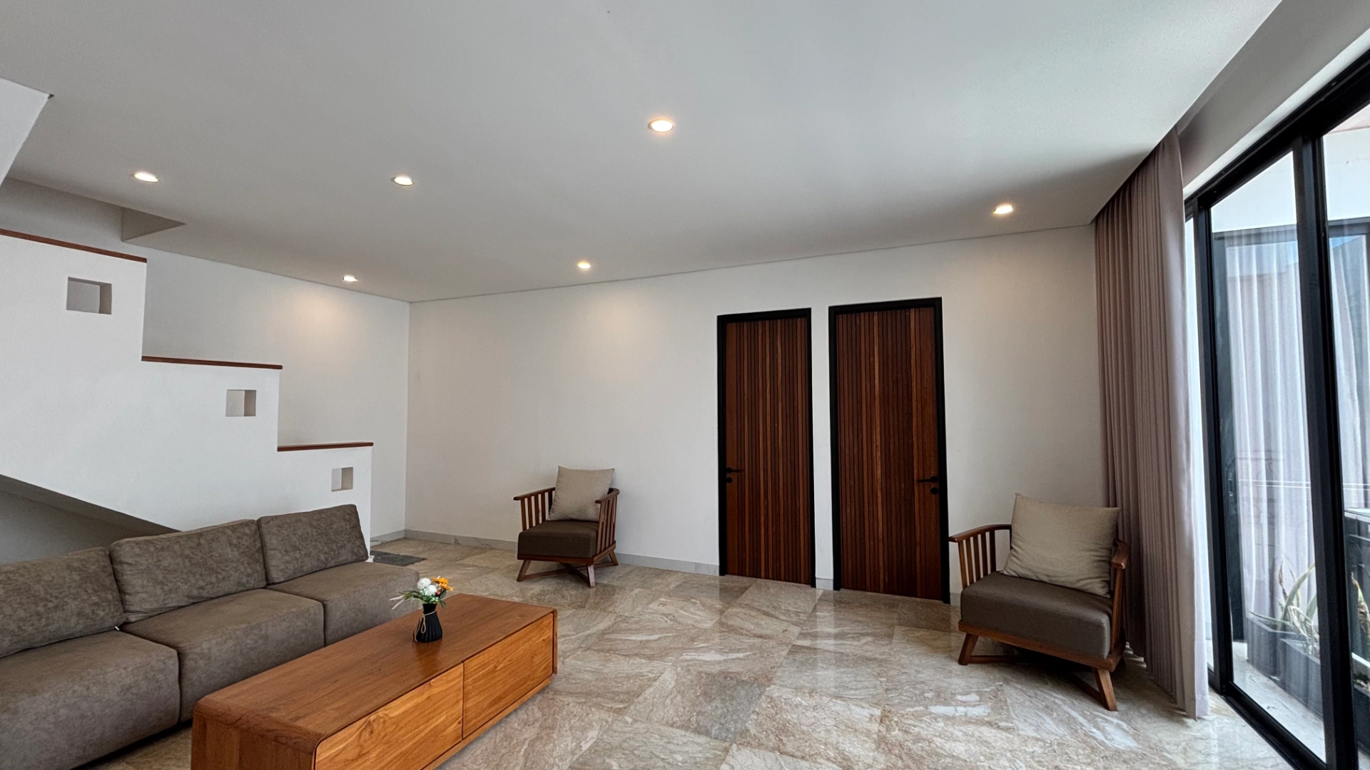 Spacious 4BR Villa for Rent in Prime Berawa, 4-bed villa for rent in Canggu – photo 7 of 14