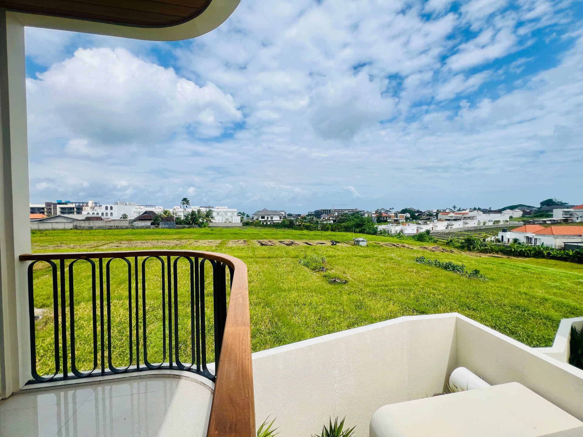 Brand New 2 Bedrooms Villa 2 Minutes Away to Cemagi Beach, 1-bed villa for rent in Seseh – photo 13 of 15
