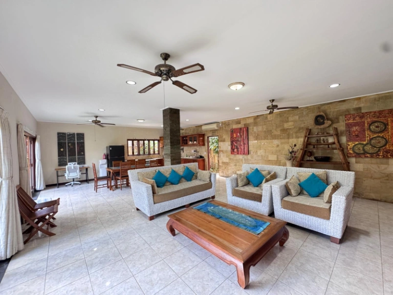 Big Garden 2BR Villa for Rent at Umalas, 2-bed villa for rent in Canggu – photo 5 of 15