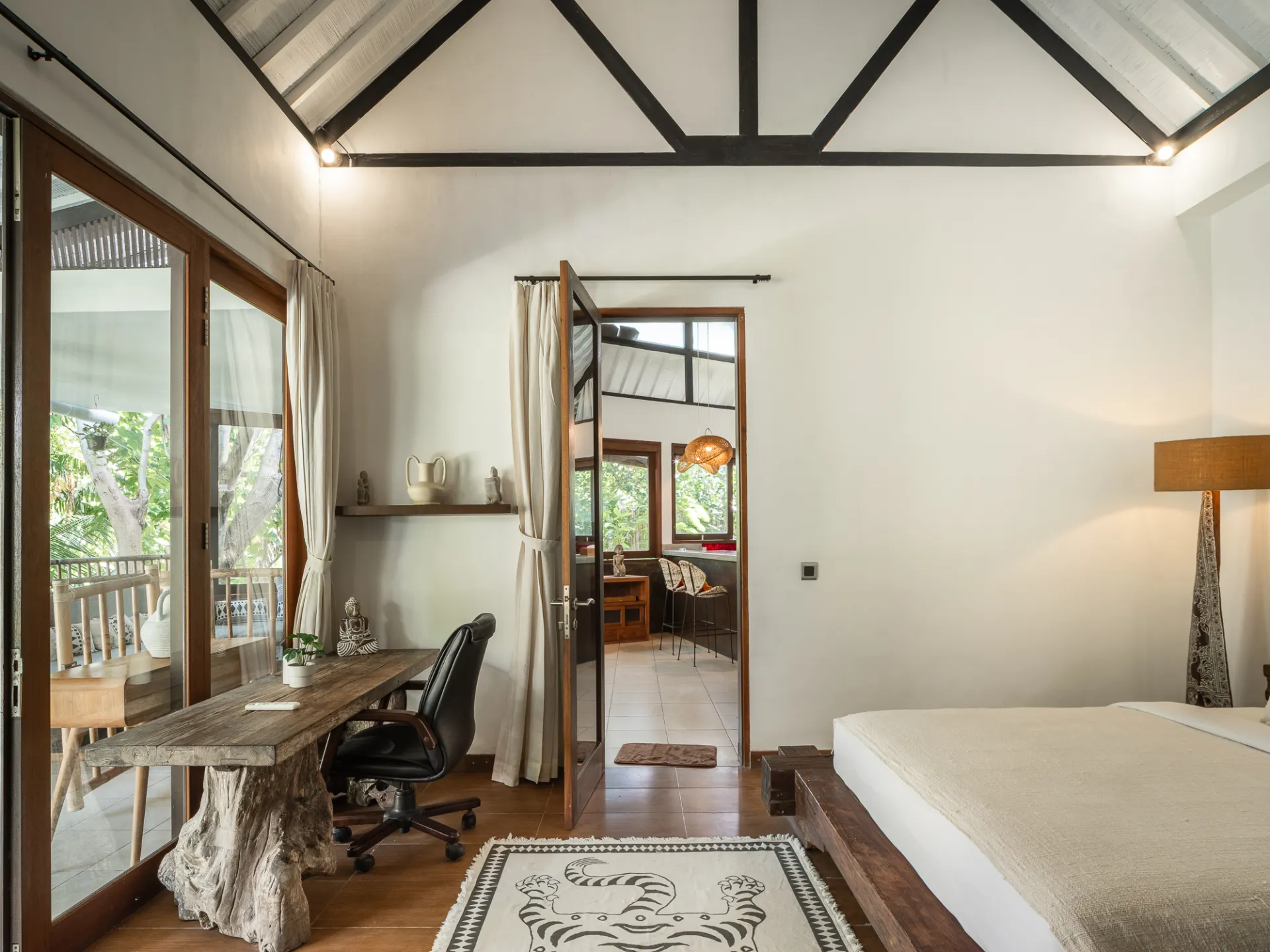 Villa Runa - Homey & Peaceful 2-Bedroom Villa with Spacious Garden in Canggu, 2-bed villa for rent in Canggu – photo 5 of 14