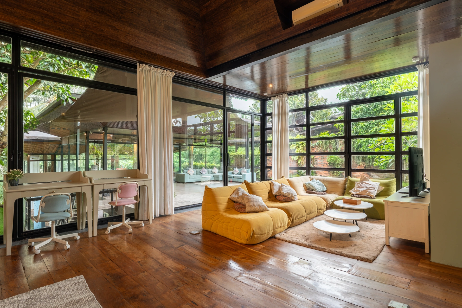 Belvedere Castle of Glass - 4BR Luxury Villa in Ubud, 4-bed villa for rent in Ubud – photo 9 of 15