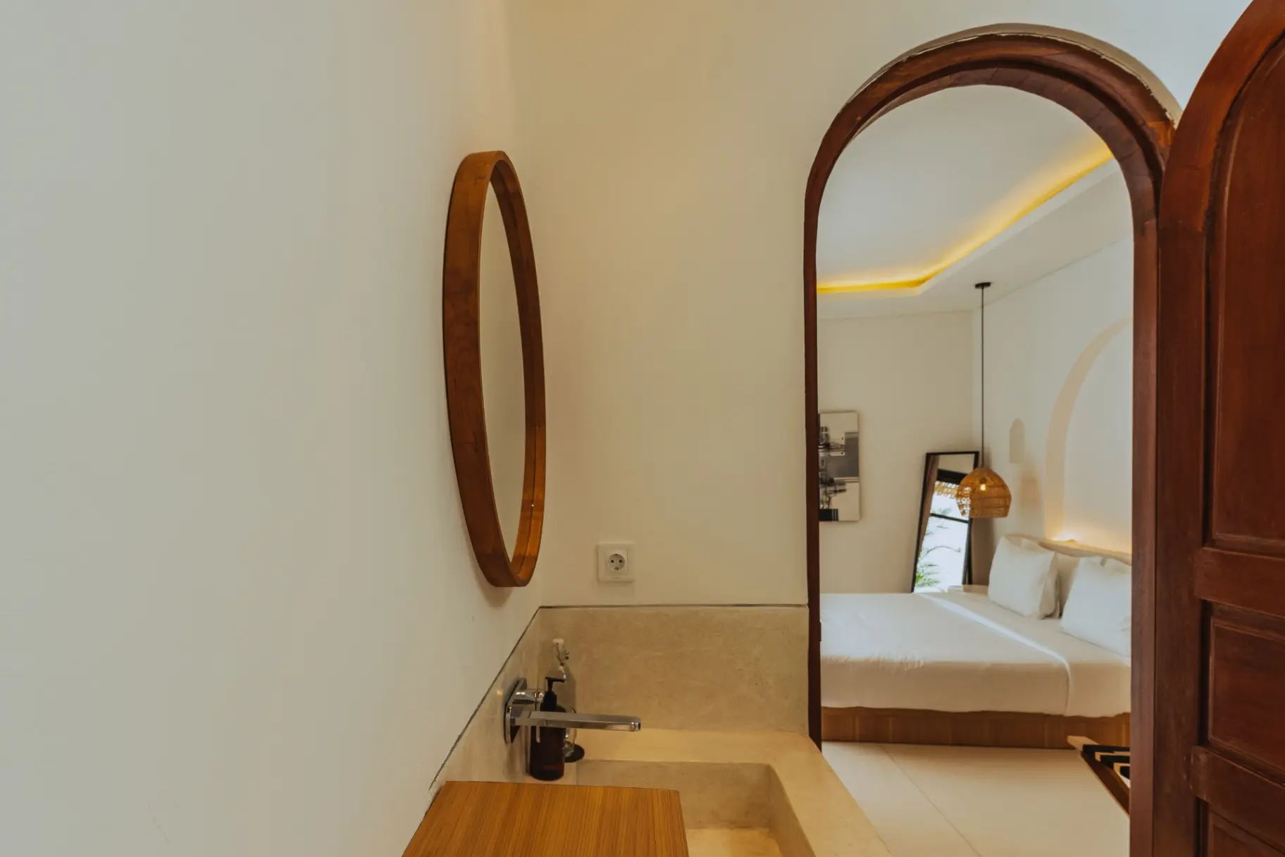 Yahvi - 1BR Mediterranean Central Canggu Stay | Sleek Pool, 1-bed villa for rent in Canggu – photo 11 of 13