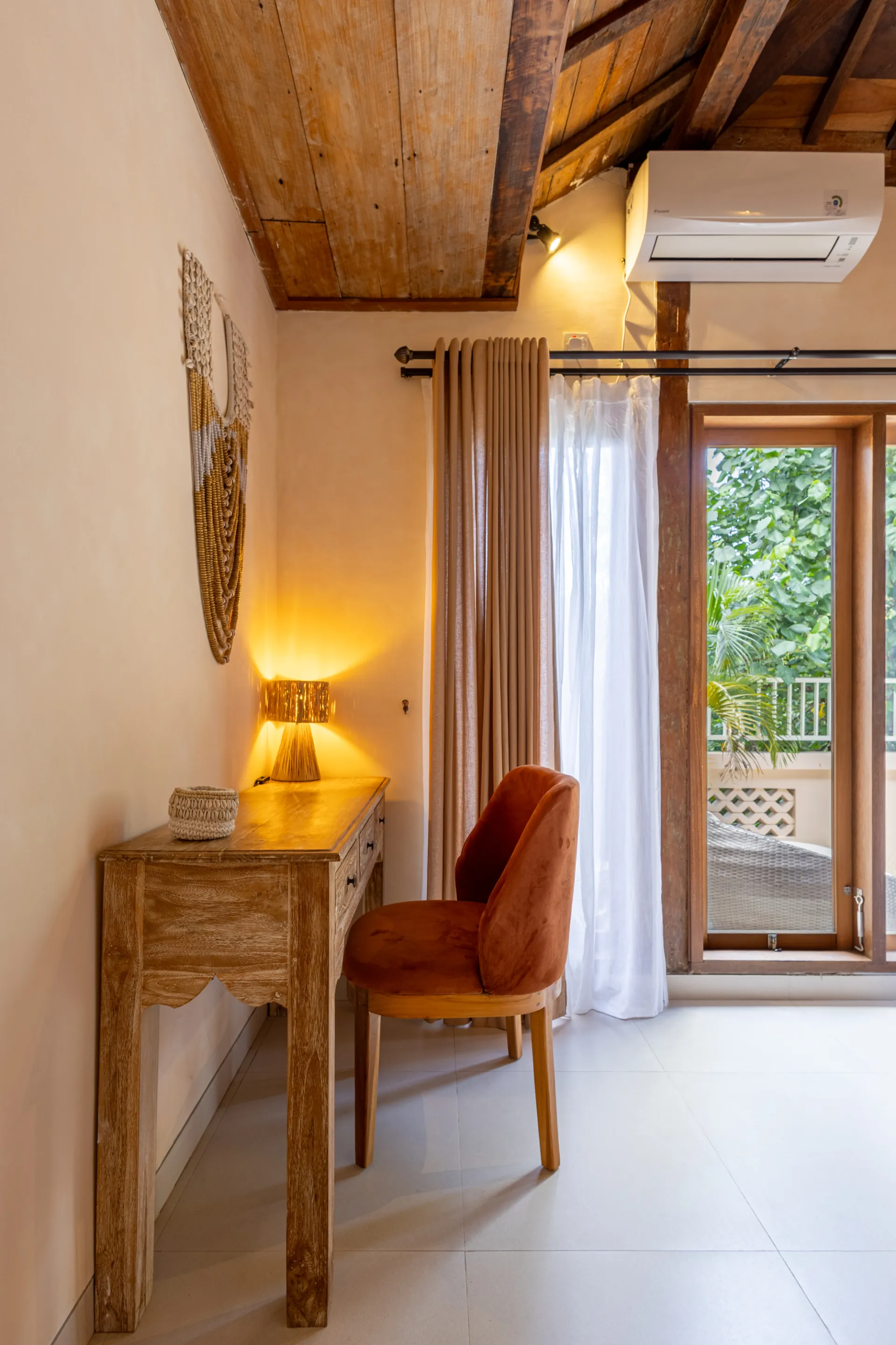 The Pink Joglo - A cozy and quiet 3BDR with pool., 3-bed villa for rent in Pererenan – photo 7 of 15