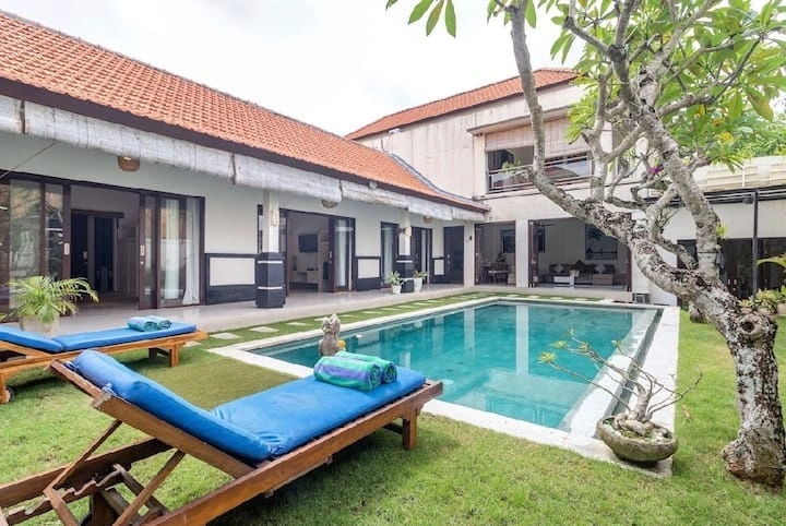 Villa For Rent 4 Bed In Tumbak Bayuh,Badung Bali, 4-bed villa for rent in Pererenan – photo 2 of 15