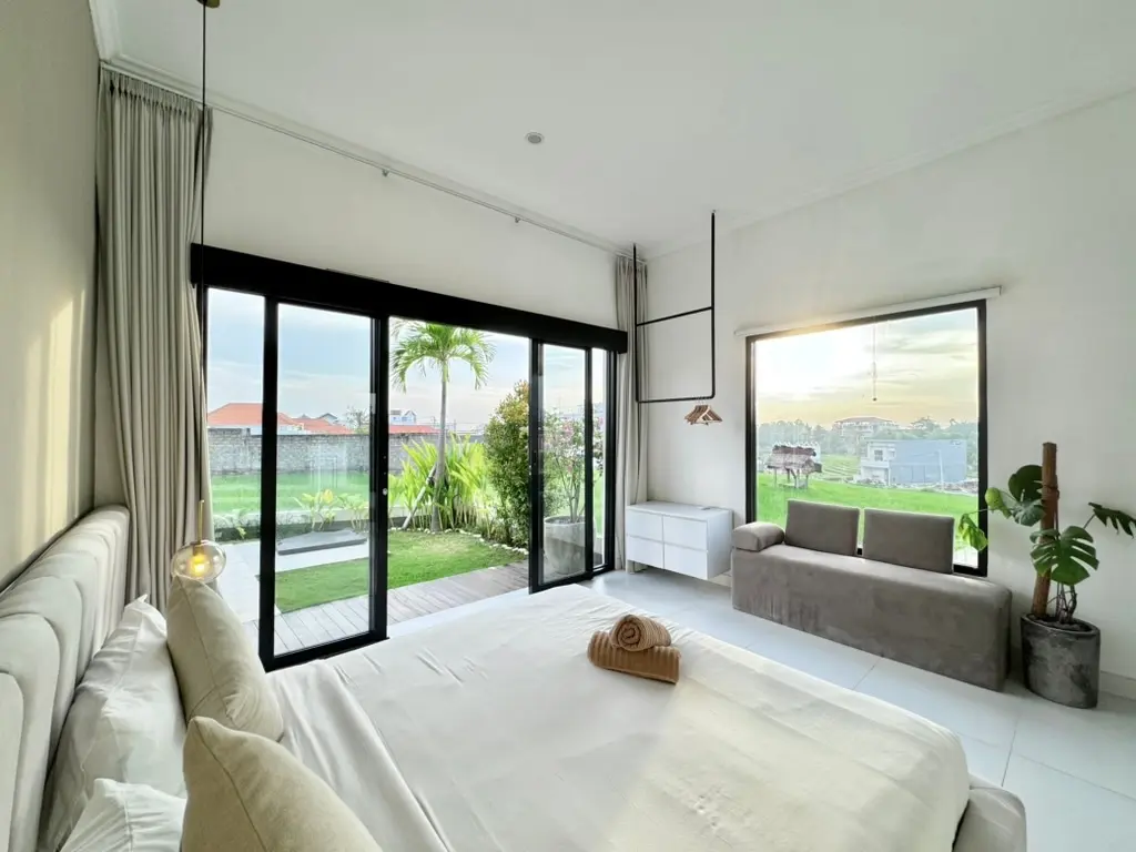 3BR Minimalist Villa with Rice Field View, The R Villa Ranakah, 3-bed villa for rent in Pererenan – photo 12 of 15