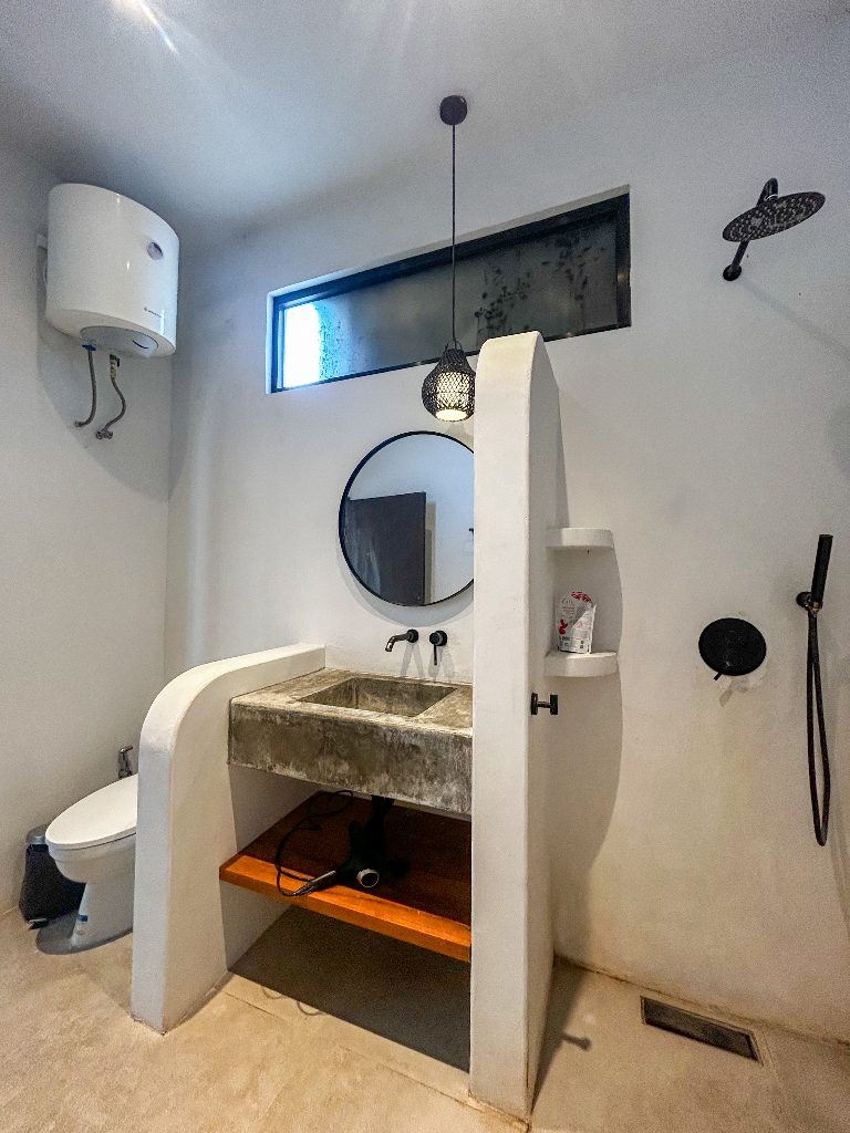 3 Bedrooms Villa in Canggu - 6 Minutes to Berawa Beach, 3-bed villa for rent in Canggu – photo 13 of 15