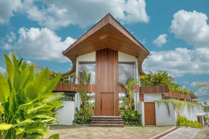 Villa For Rent 5 Bed In Tumbak Bayuh,Badung Bali, 5-bed villa for rent in Pererenan – photo 11 of 15