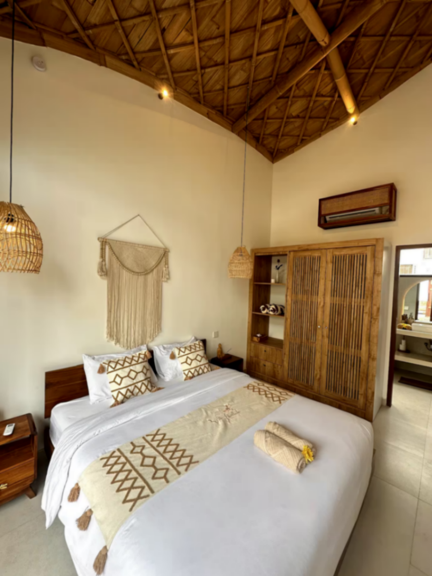 2-Bedroom Tropical Villa – Berawa, 2-bed villa for rent in Canggu – photo 5 of 15