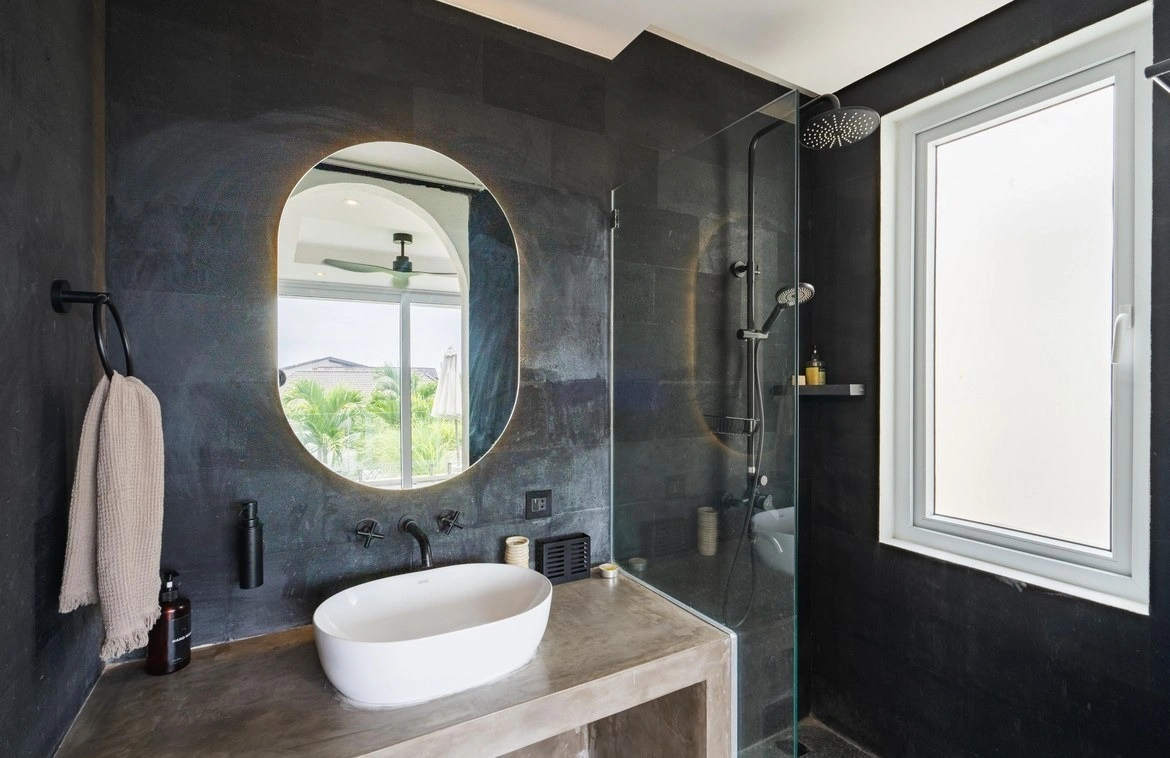 Luxury 3BR Villa with Pool, Sauna & Garden | Villa Manaaki, 3-bed villa for rent in Canggu – photo 10 of 15