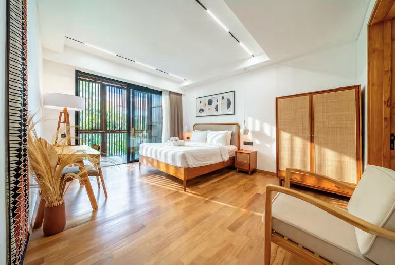 NEW 7BDR BEACH residence - Canggu Batu bolong - 5 star service, 7-bed villa for rent in Canggu – photo 9 of 15