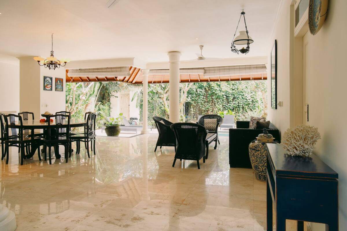 4-Bedroom Villa with Lush Garden Sanctuary in Pererenan, 4-bed villa for rent in Pererenan – photo 3 of 15
