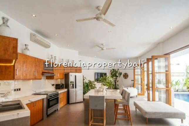 Kerobokan Villa | Modern Tropical 3 Bedroom for Yearly Rental, 3-bed villa for rent in Canggu – photo 10 of 15