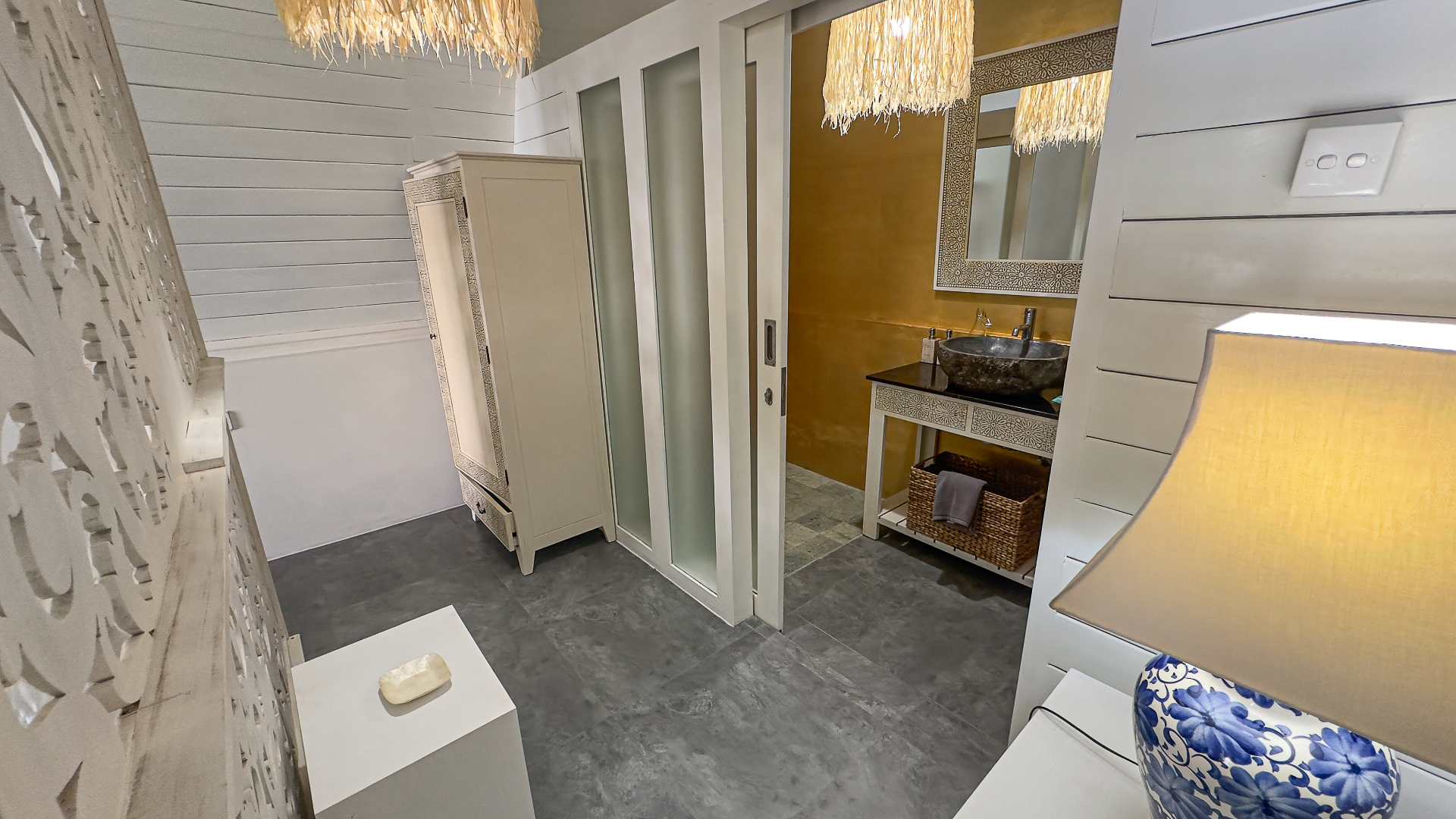 6 Bedroom Modern Joglo Villa with Big Garden in Canggu, Bali, 6-bed villa for rent in Canggu – photo 4 of 15