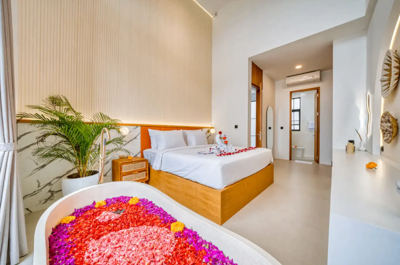 Tropical Charm 2bd Canggu Villa w/ Bathtub in Bedroom | Construction Near, 2-bed villa for rent in Canggu – photo 11 of 15