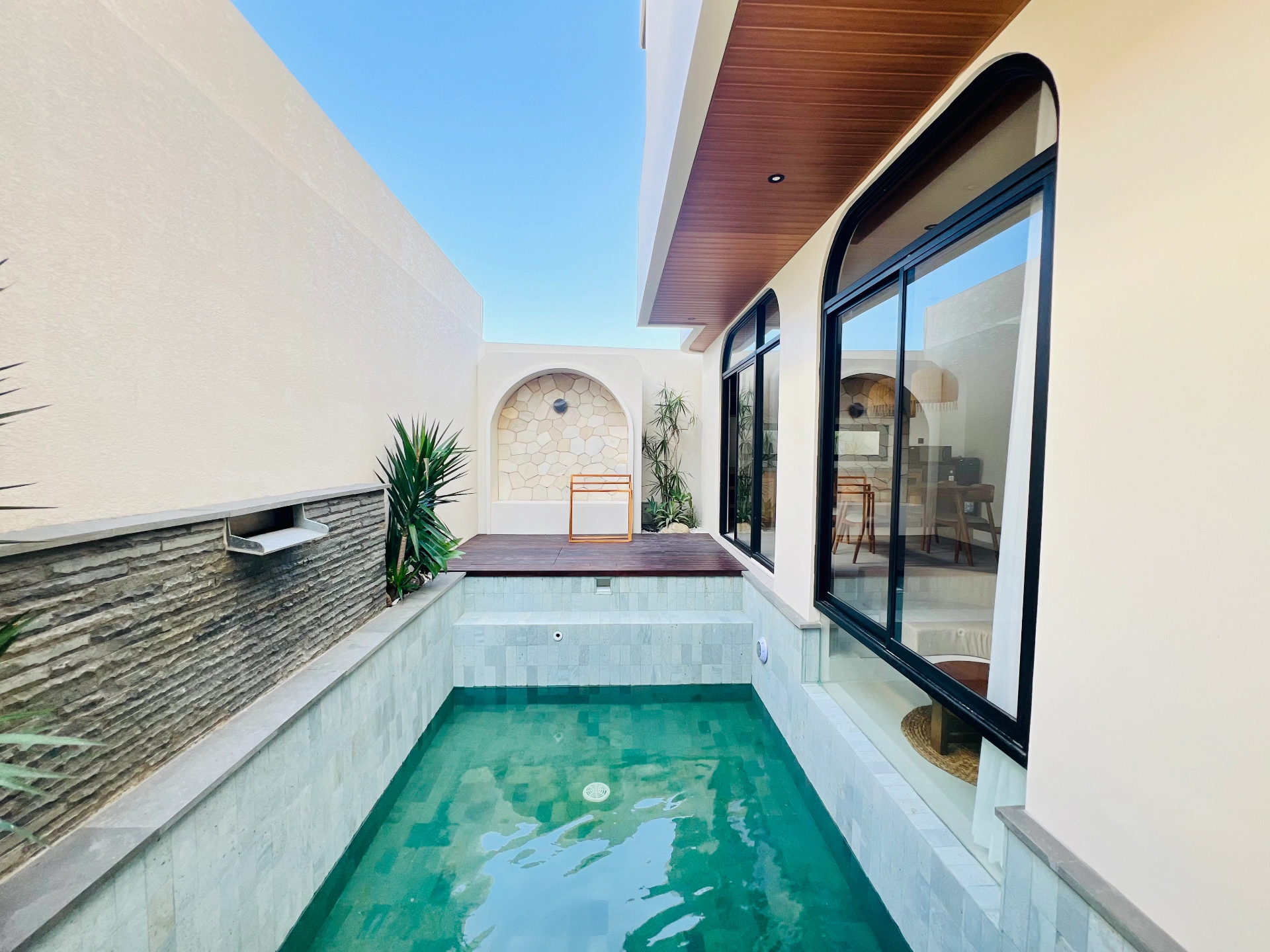 Brand New 1 Bedroom Villa 2 Minutes Away to Cemagi Beach, 1-bed villa for rent in Seseh – photo 2 of 15