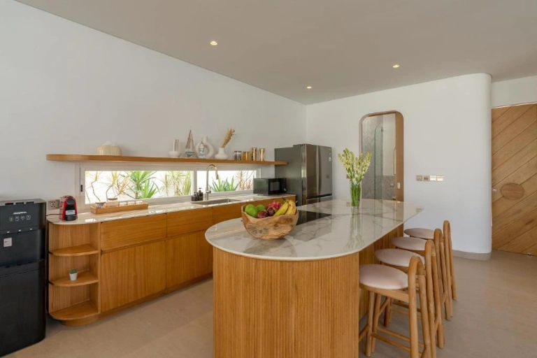 4BR Luxury Villa in Canggu, 4-bed villa for rent in Canggu – photo 14 of 15