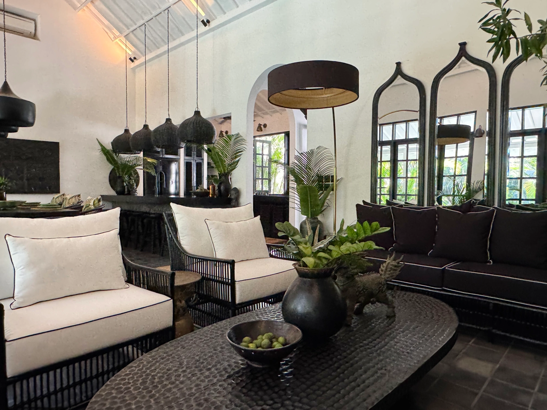 Villa Suwa - Spacious 4BR Villa with Lush Tropical Garden in Prime Location, 4-bed villa for rent in Canggu – photo 13 of 15