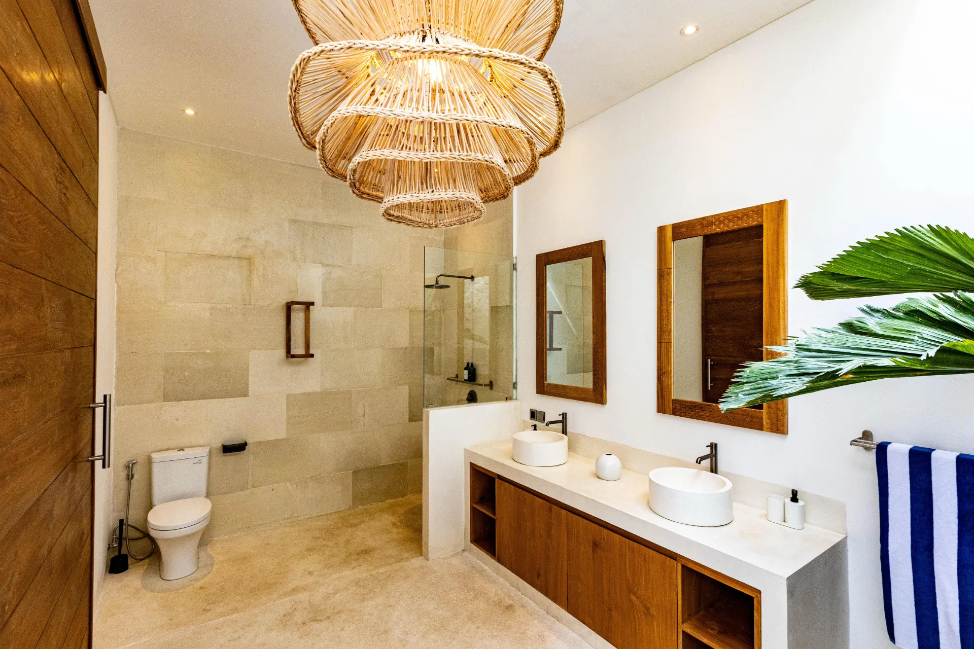 Refined 3BR Villa w/ Rooftop Patio and Sunset Views, 3-bed villa for rent in Canggu – photo 12 of 14
