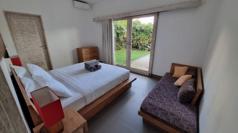 Peaceful Villa Jahe 2BR in Ubud | Among the Rice Fields & Private Swimming Pool, 2-bed villa for rent in Ubud – photo 10 of 15