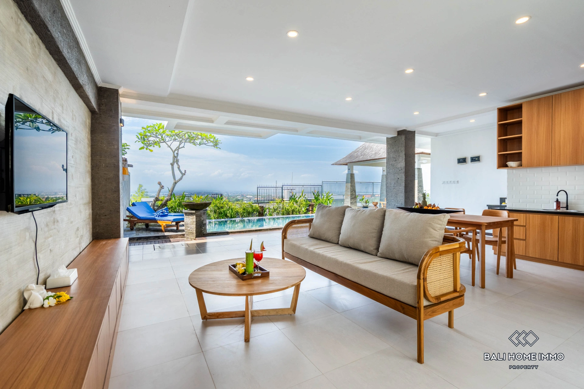 Newly Renovated Ocean View 4 Bedrooms Villa for Rent & Sale in Ungasan, 4-bed villa for rent in Uluwatu – photo 7 of 15