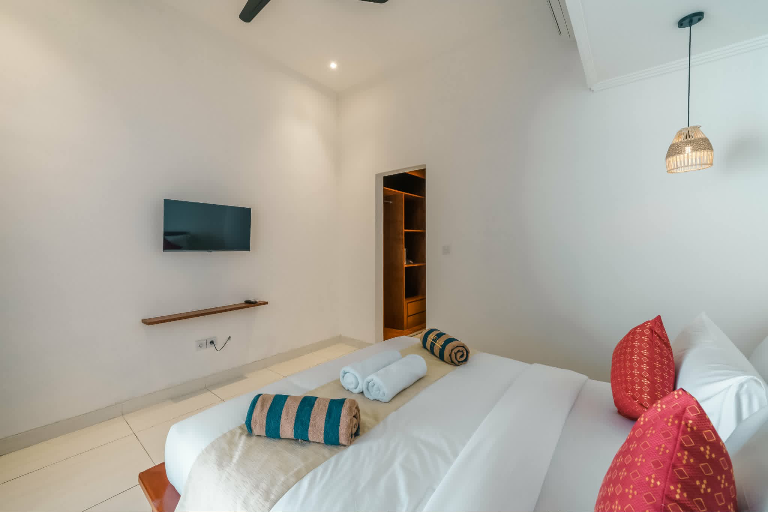 Merilas Villa | 2BR Private Pool Villa in Berawa, Bali, 2-bed villa for rent in Canggu – photo 9 of 10