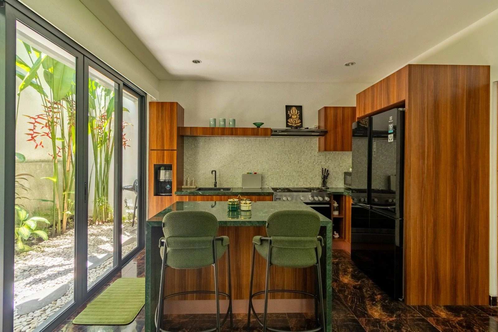 Villa For Rent 3 Bed In Pererenan,Badung Bali, 3-bed villa for rent in Pererenan – photo 3 of 14