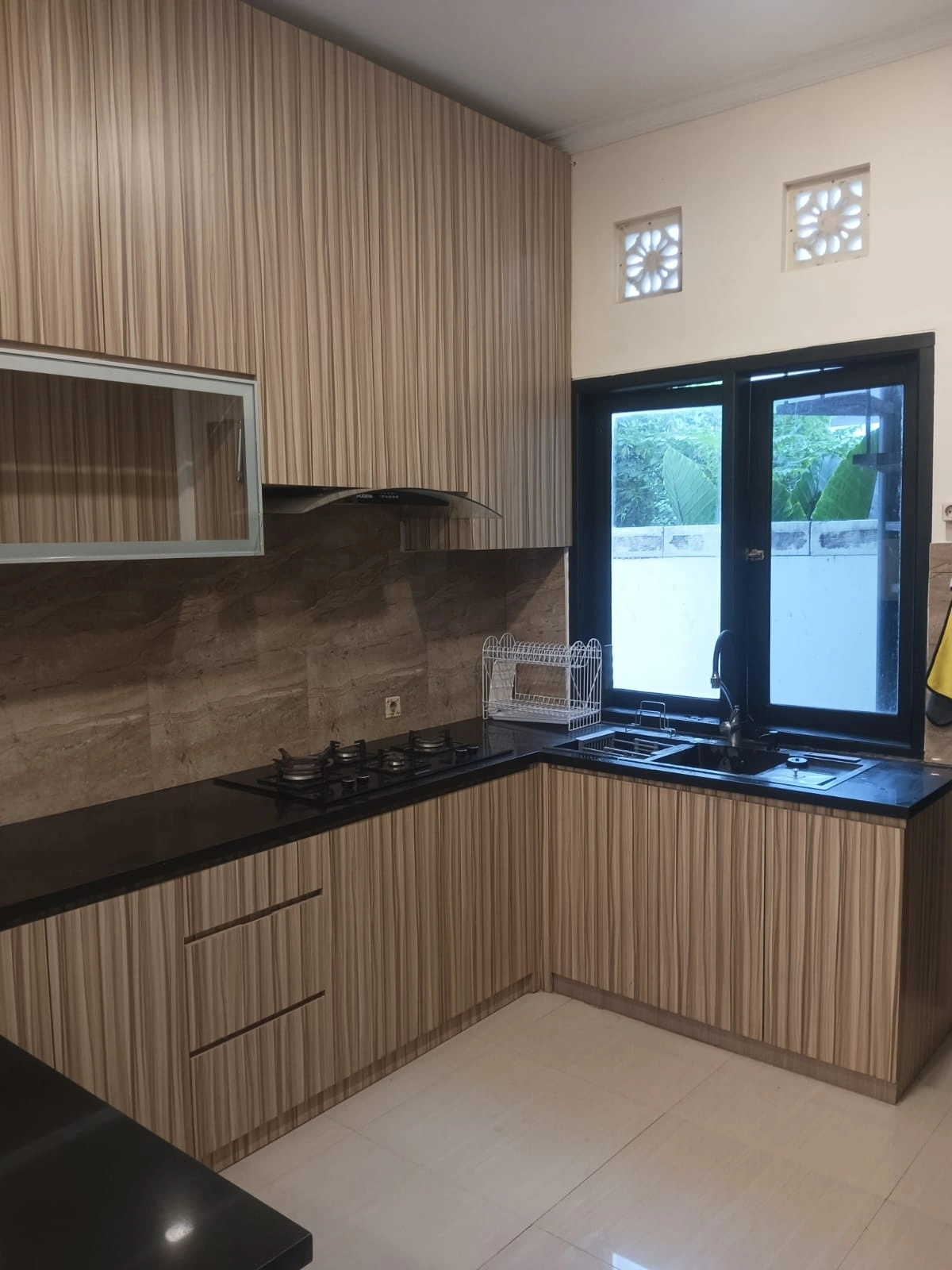 Villa For Rent 3 Bed In Pererenan,Badung Bali, 3-bed villa for rent in Pererenan – photo 11 of 15