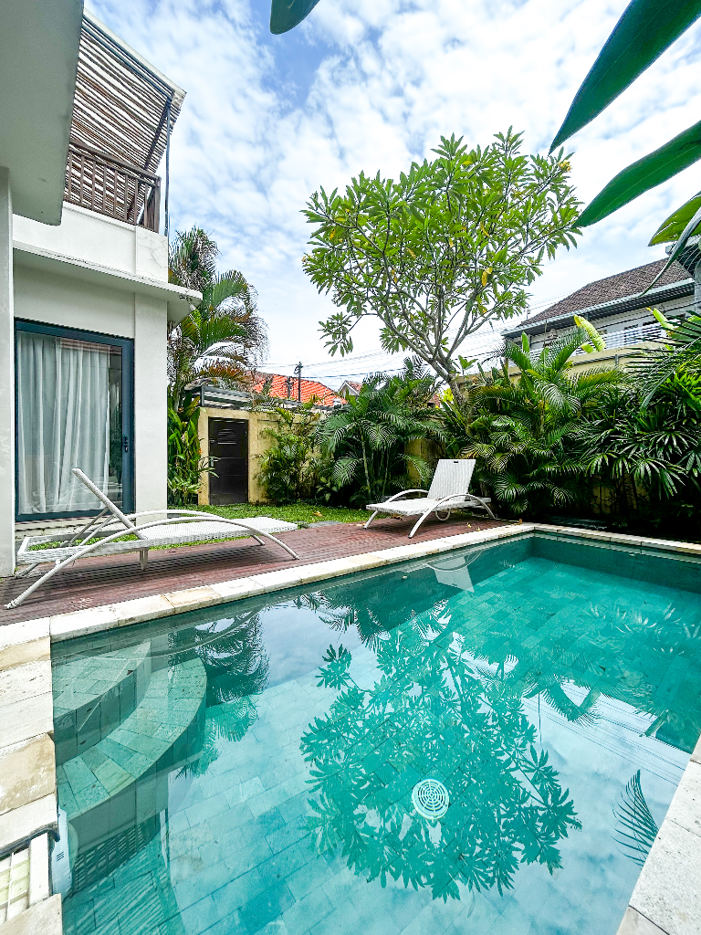 3 Bedrooms Villa in Canggu - 6 Minutes to Berawa Beach, 3-bed villa for rent in Canggu – photo 7 of 15