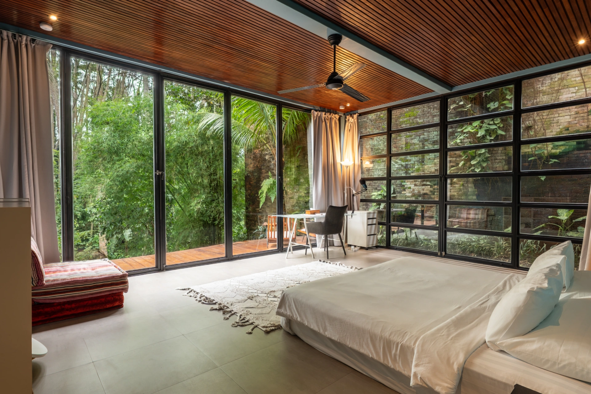 Belvedere Castle of Glass - 4BR Luxury Villa in Ubud, 4-bed villa for rent in Ubud – photo 2 of 15