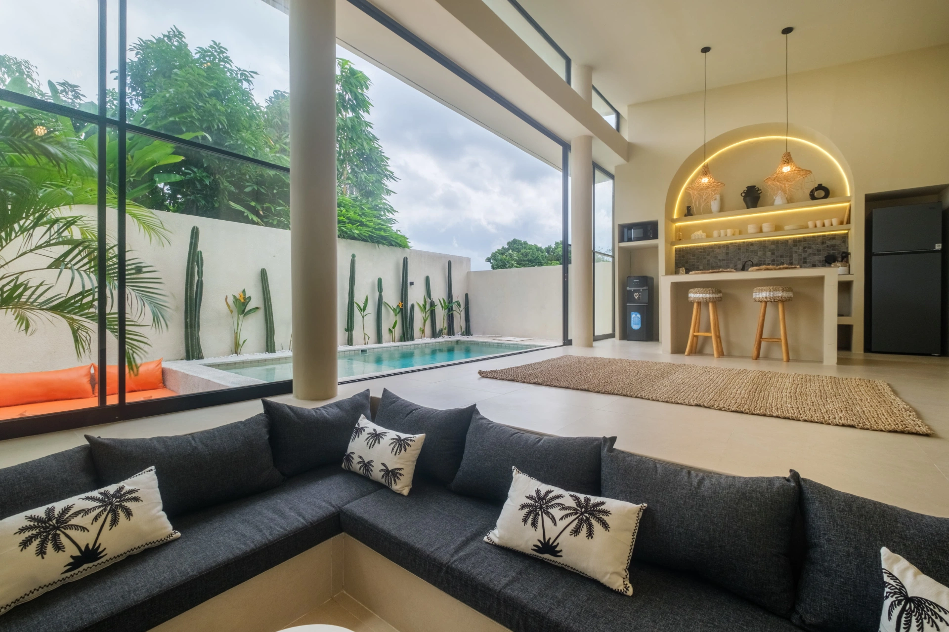 VILLA MAE FOR RENT 2 bedrooms + enclosed living room Tumbak bayuh, 2-bed villa for rent in Canggu – photo 3 of 15