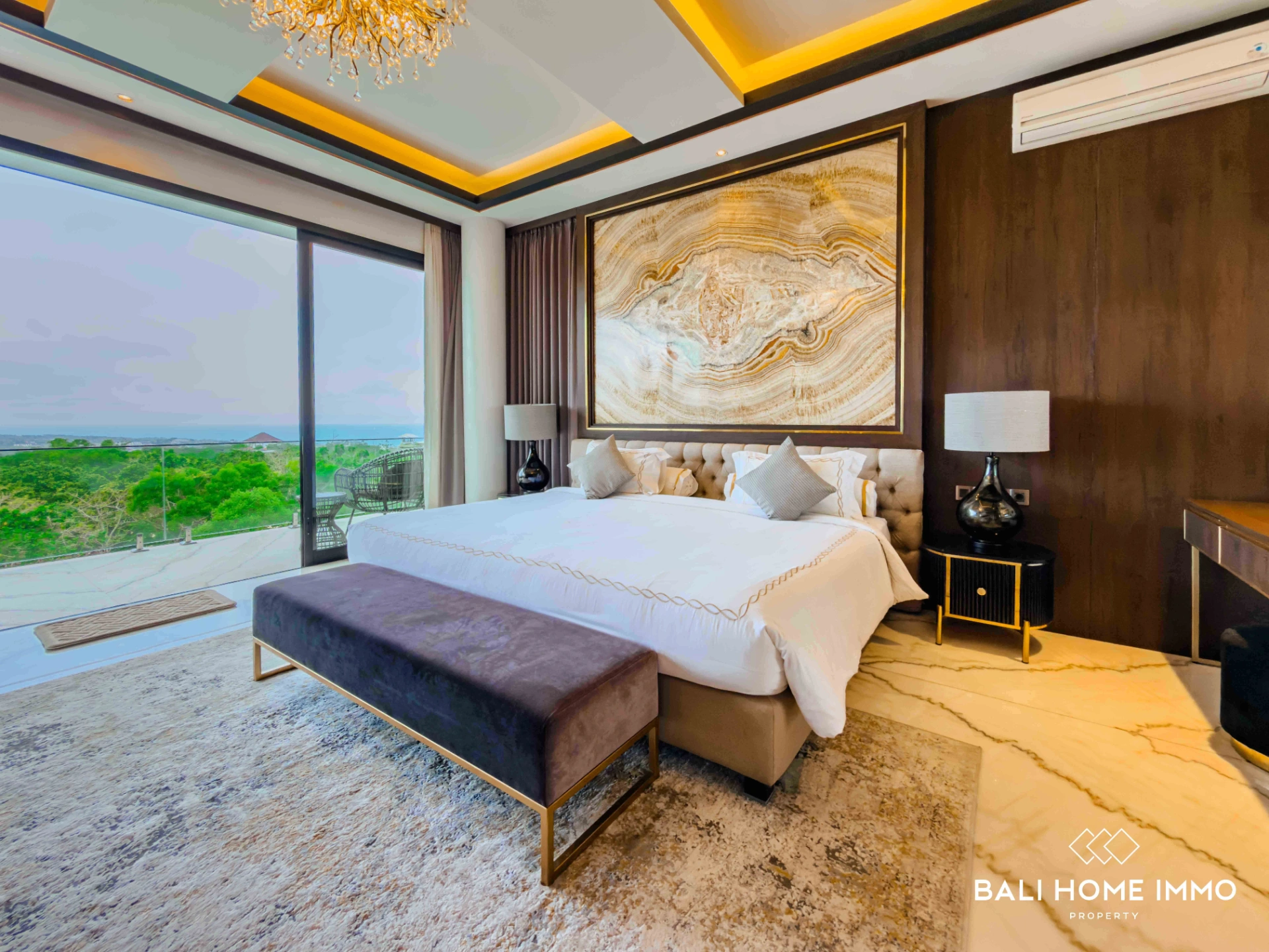 Luxurious Ocean View 6 Bedrooms Villa for Rental in Bali Ungasan, 6-bed villa for rent in Uluwatu – photo 8 of 15