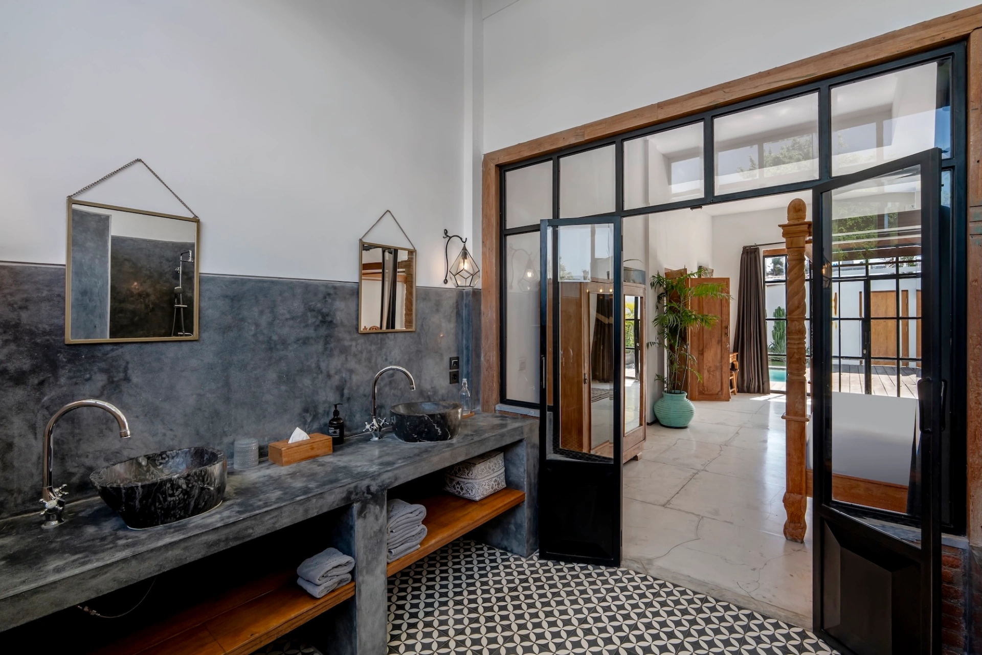 Villa Maje - Loft Style 3BDR Villa with Private Pool in Batubelig Seminyak, 3-bed villa for rent in Seminyak – photo 10 of 15