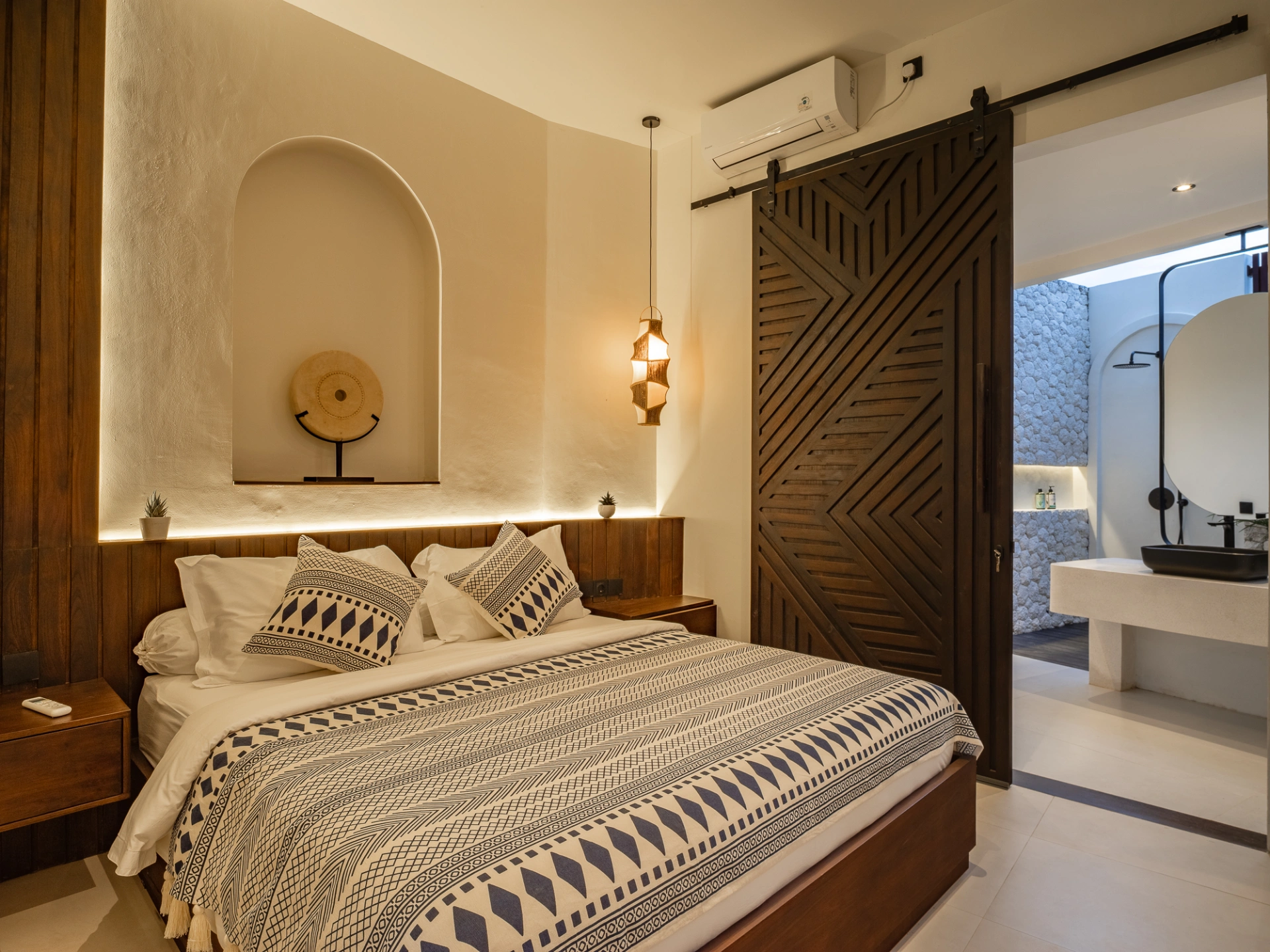 Casa Mi - Modern 1-Bedroom Villa with Working space Walking Distance to Beach, 1-bed villa for rent in Seseh – photo 12 of 15