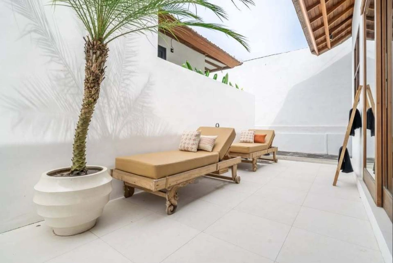 Beautifully Designed Tropical Villa in the Heart of Berawa, 2-bed villa for rent in Canggu – photo 8 of 15