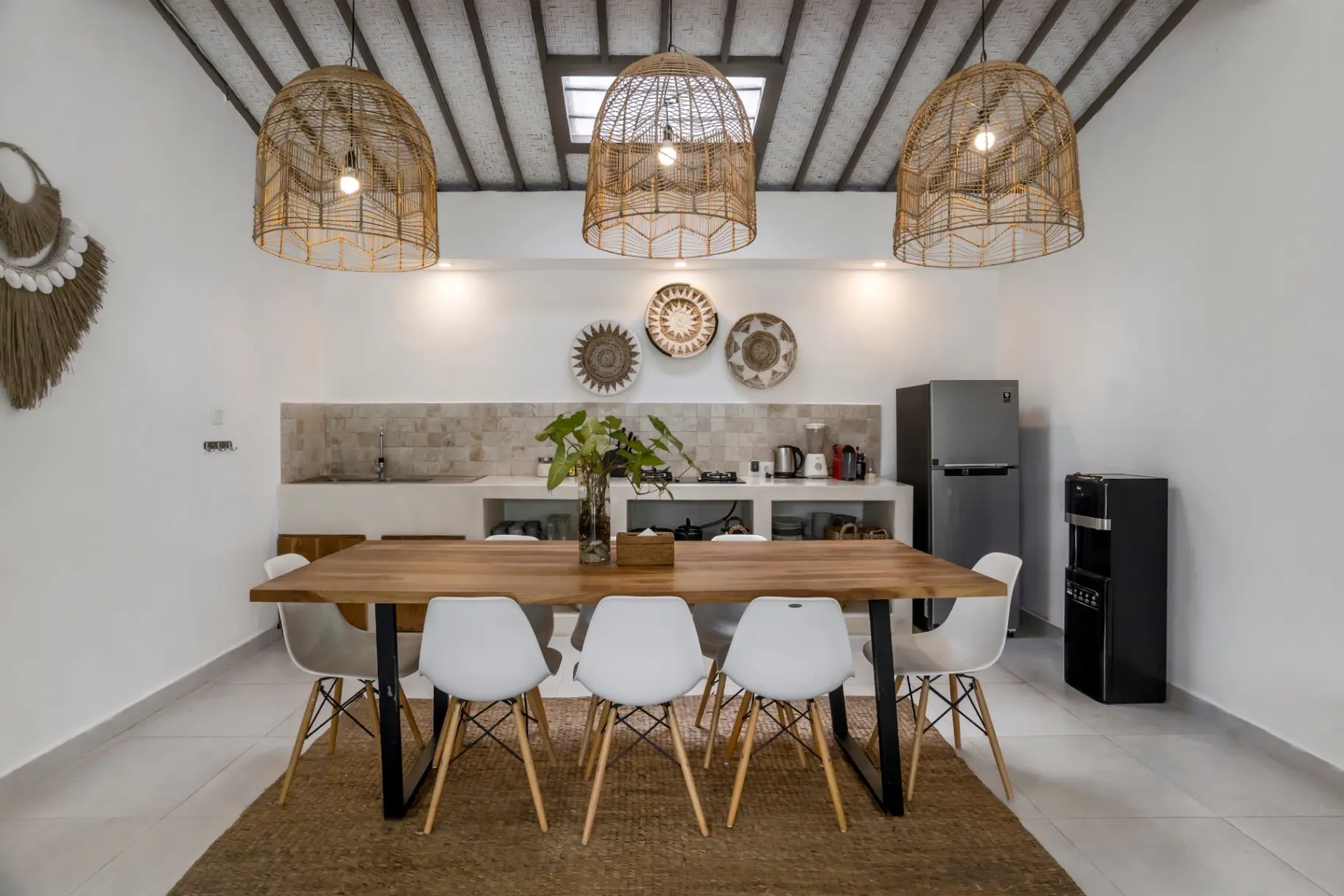 Villa Moju - Chic 3BR Architectural Sanctuary in Bumbak, Canggu, 3-bed villa for rent in Canggu – photo 3 of 15