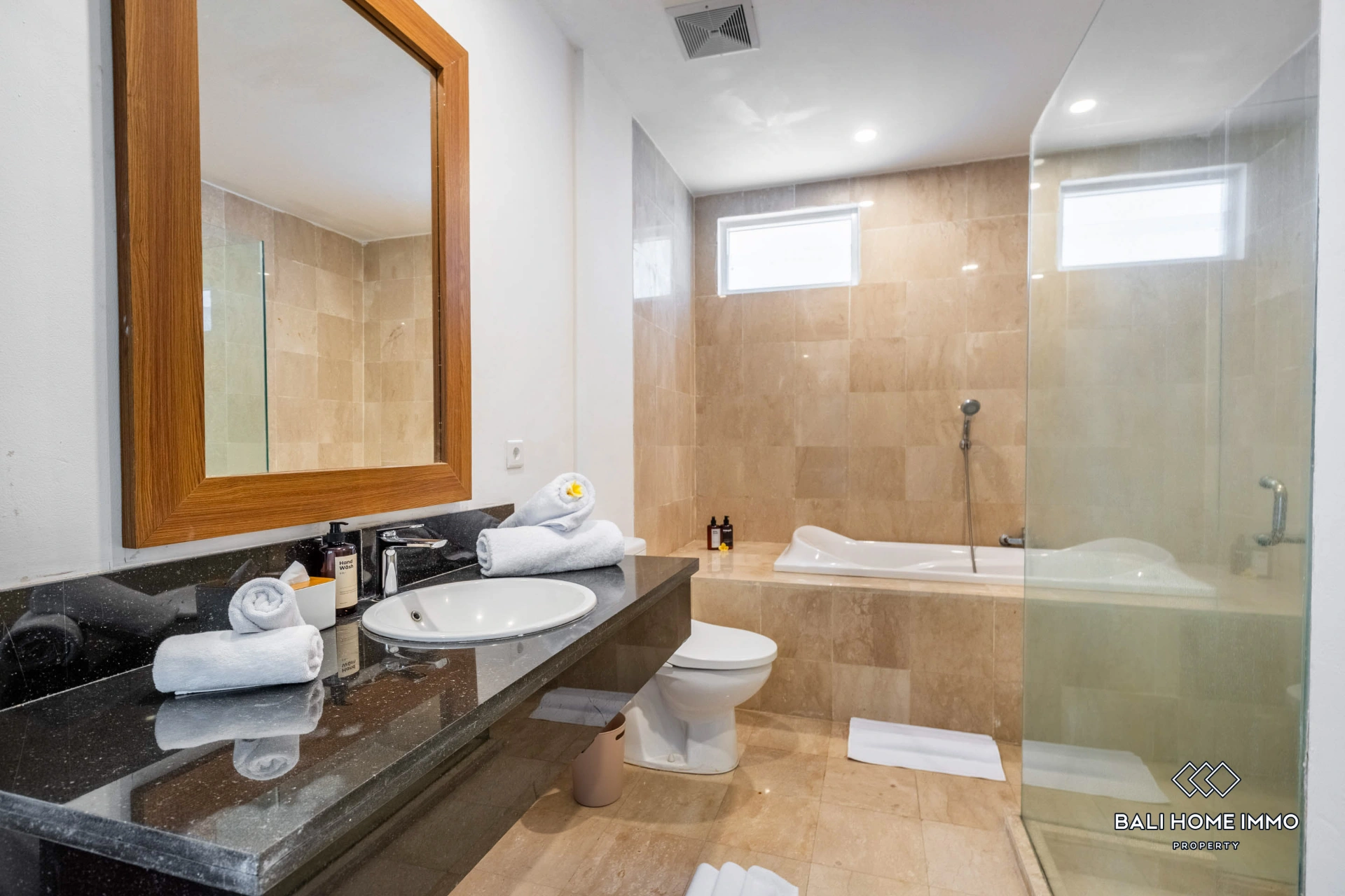 Newly Renovated Ocean View 4 Bedrooms Villa for Rent & Sale in Ungasan, 4-bed villa for rent in Uluwatu – photo 14 of 15