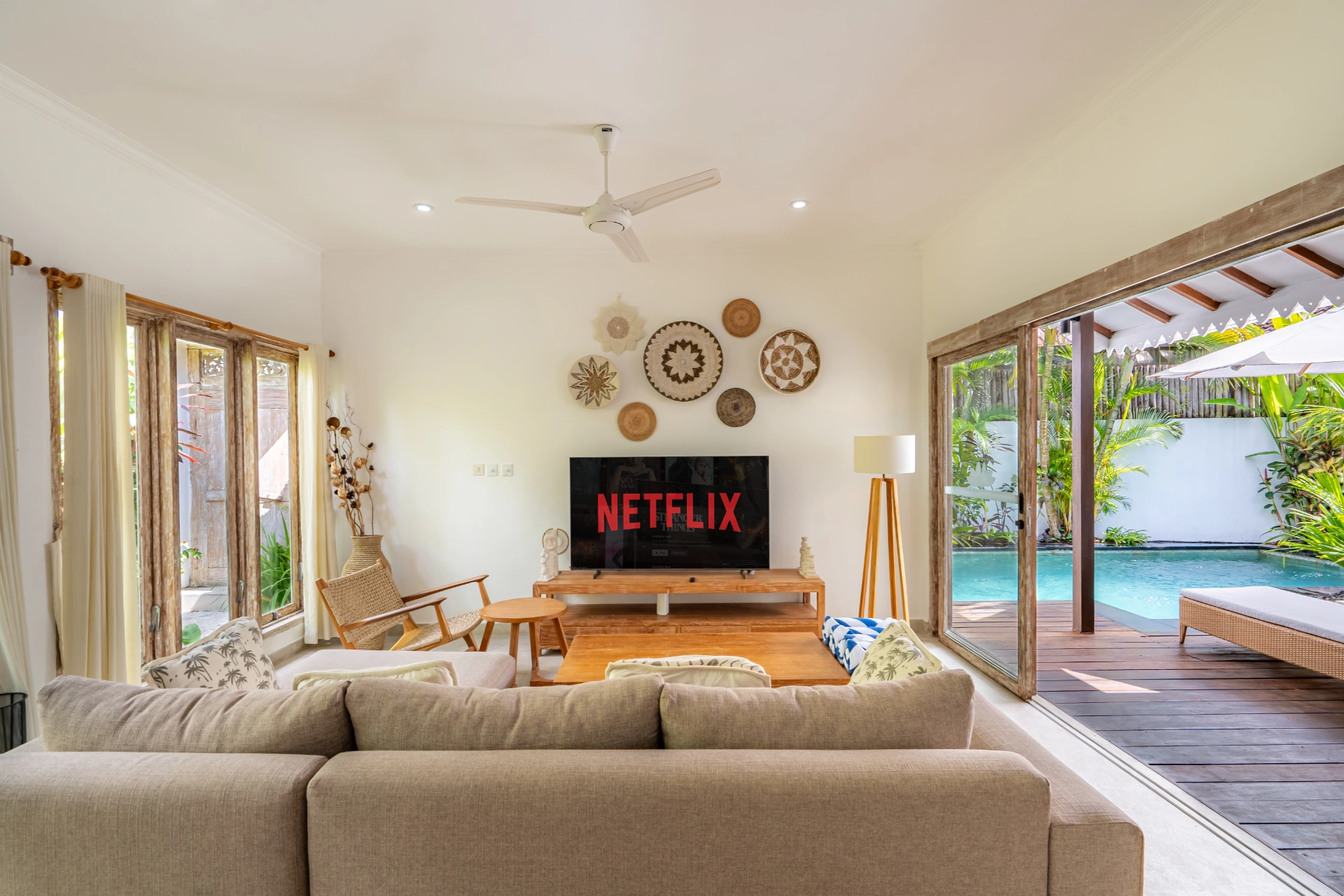 Santi - 3BR Villa with Pool & Daybed, Canggu, 3-bed villa for rent in Canggu – photo 3 of 15
