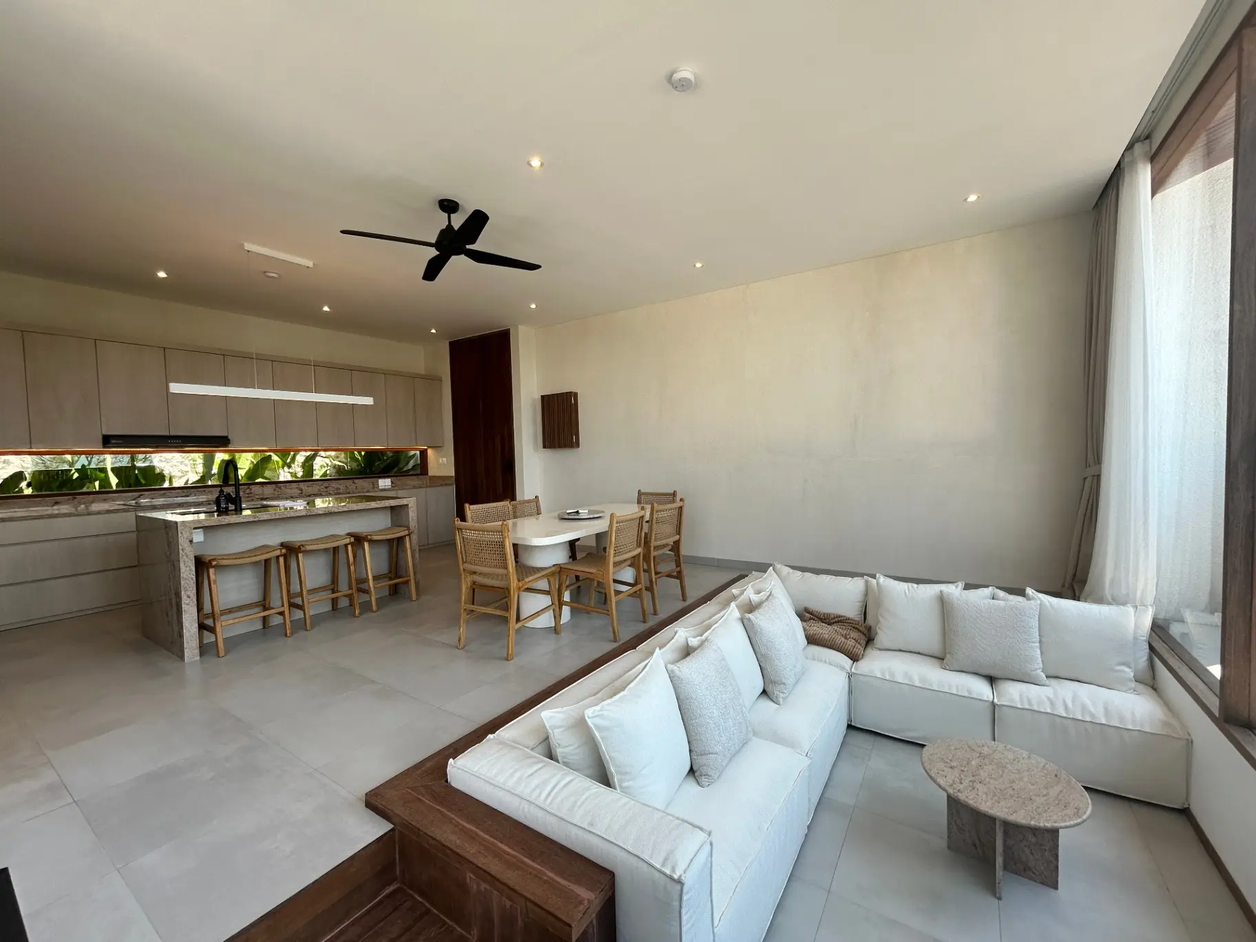 Modern 2BR Villa w/ Ocean Views and Private Pool, 2-bed villa for rent in Uluwatu – photo 2 of 15