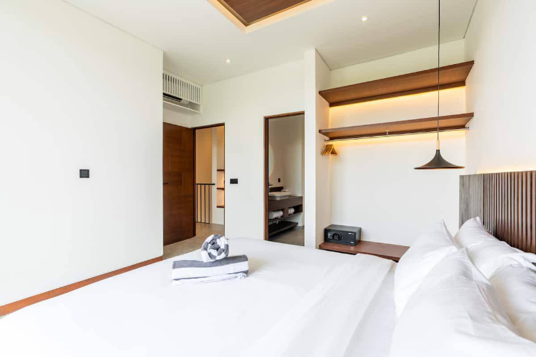 Villa For Rent 4 Bed In Berawa,Badung Bali, 4-bed villa for rent in Canggu – photo 9 of 15