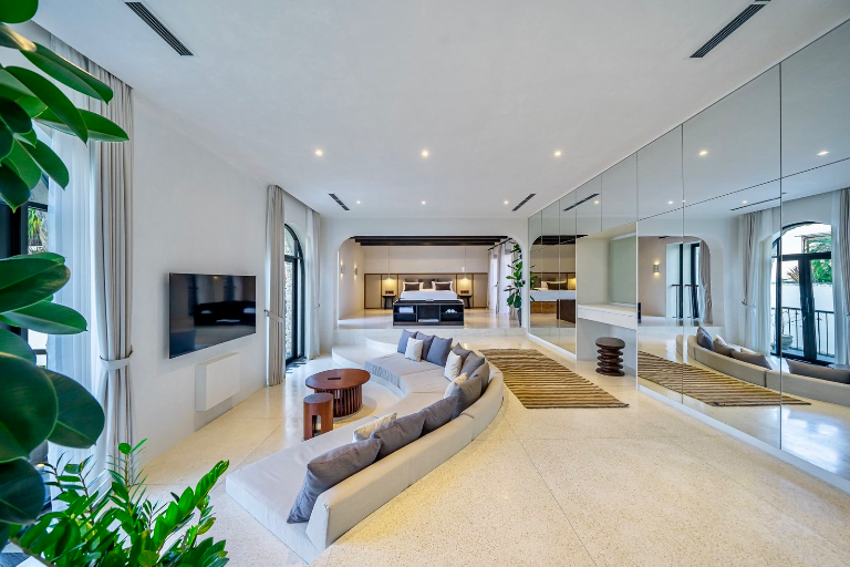 Lease Yearly Big Luxury Villa 4 Bedroom Berawa Canggu, 4-bed villa for rent in Canggu – photo 8 of 15