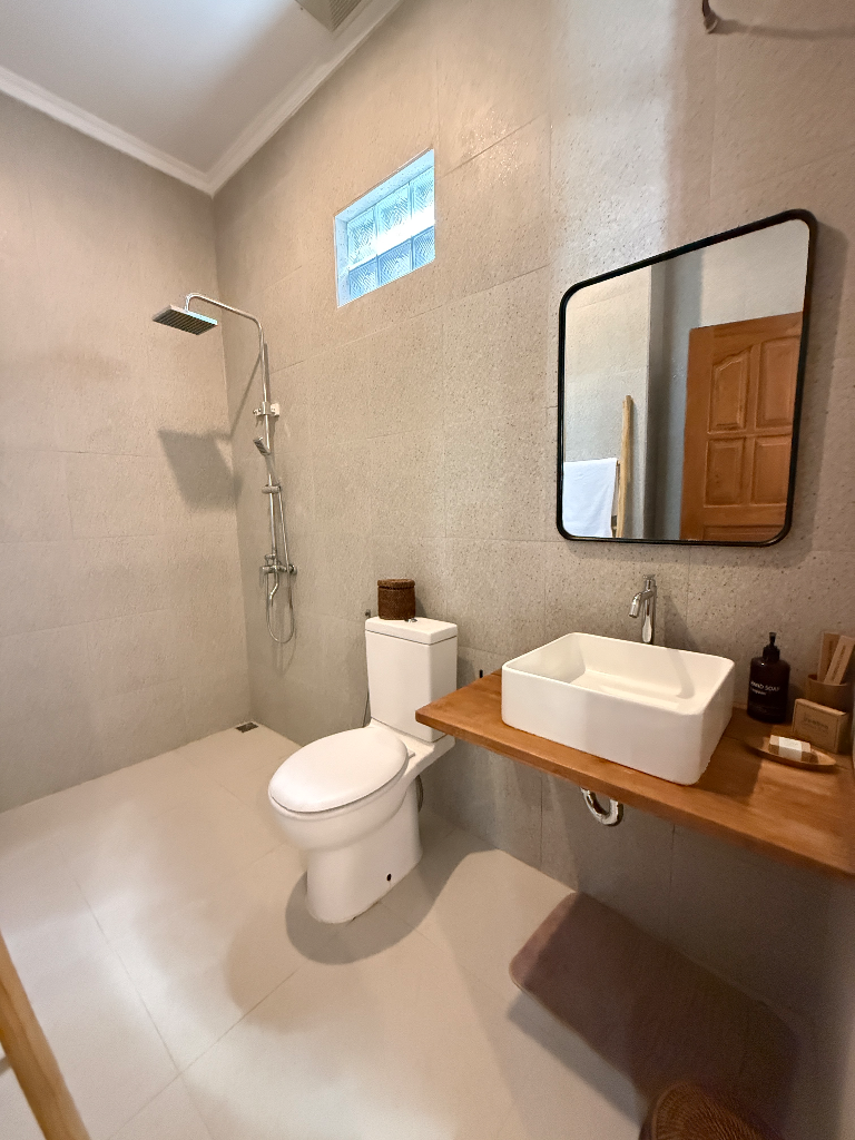 Beautiful 3-bedroom Villa for Rent — Bidadari, Seminyak, 3-bed villa for rent in Seminyak – photo 11 of 15