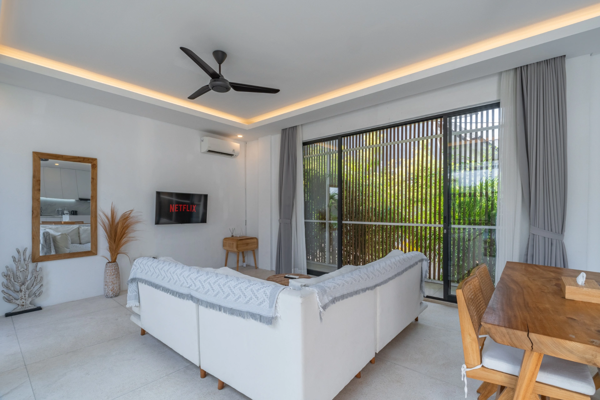 Cozy, stylish villa in Umalas opposite the Liga Tennis, next to the Pizza Fabbrica. 10 minutes drive to Berawa Beach., 2-bed villa for rent in Canggu – photo 12 of 15