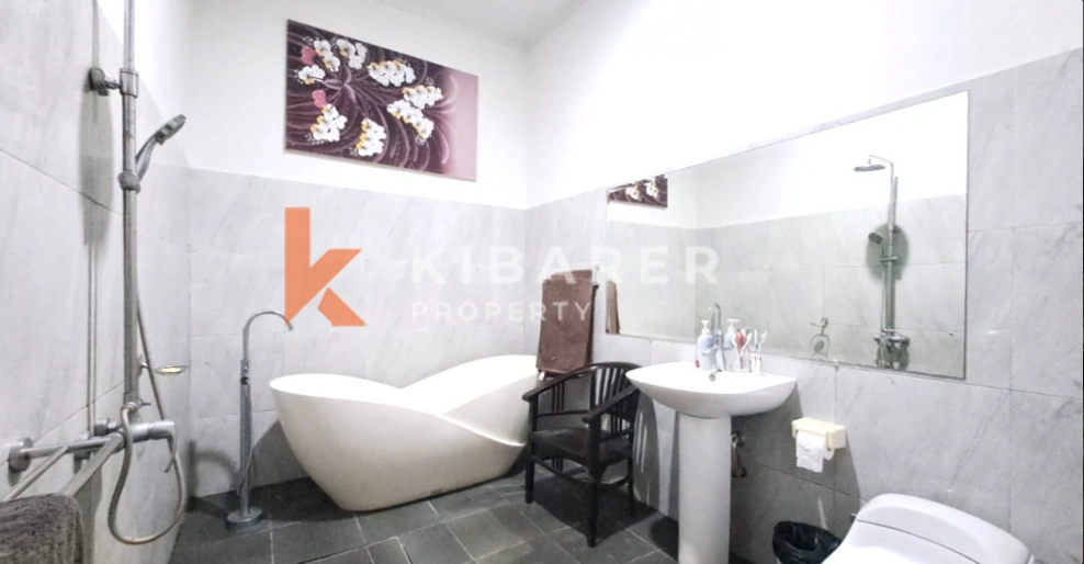 Homey Spacious Garden 3BR Villa Located in Kerobokan, 3-bed villa for rent in Seminyak – photo 15 of 15